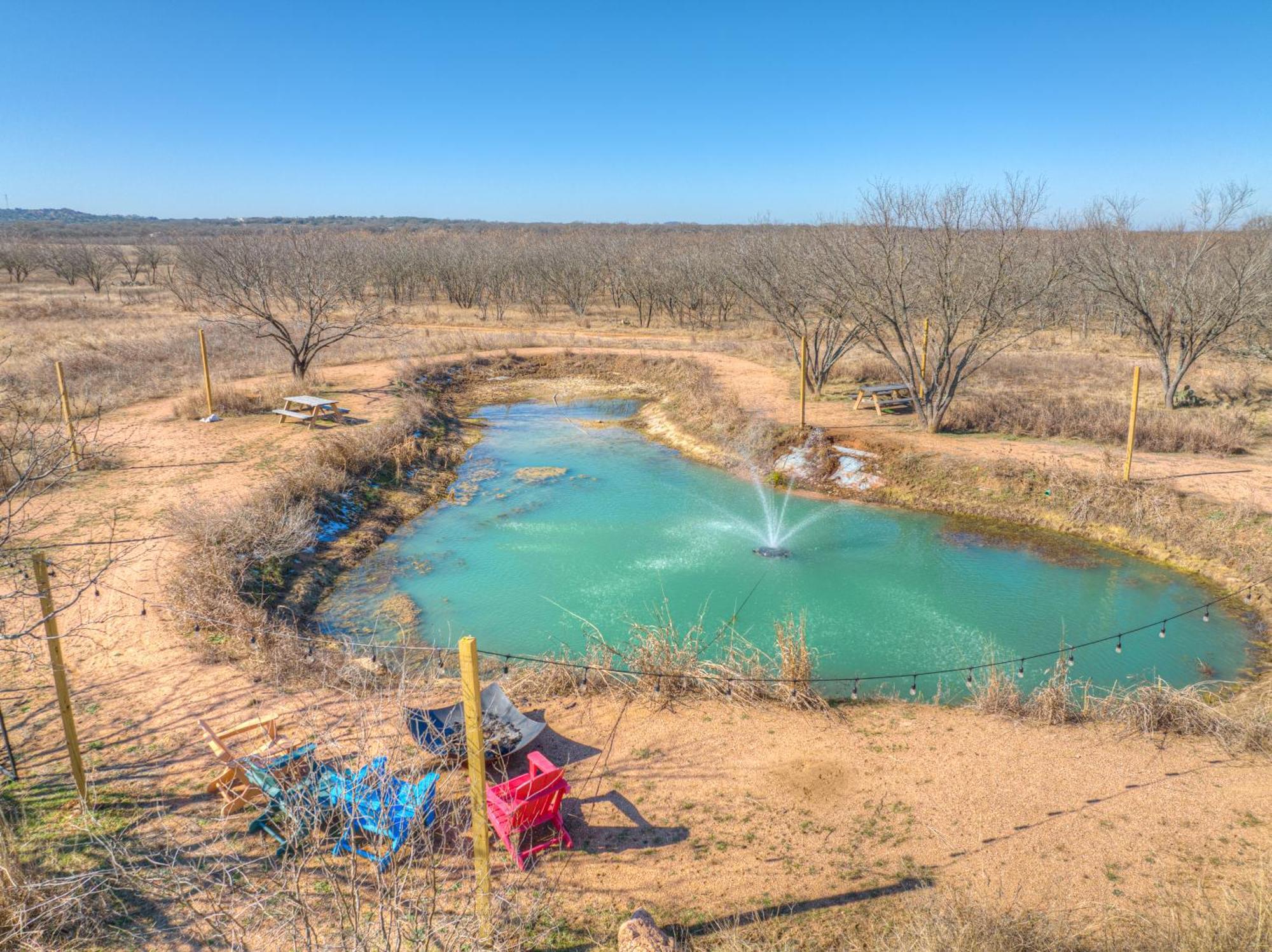 Vaughan W/Hot Tub And Grill Фредериксберг Экстерьер фото